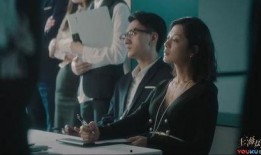 上位2完整版在线观看,巅峰对决，在线观看，揭秘职场巅峰之路