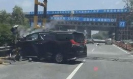 东湖车祸学生爆料新闻视频,惊心动魄的生死瞬间